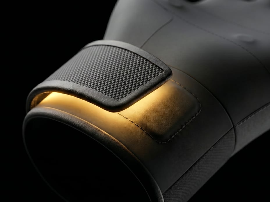 Magnetic strap